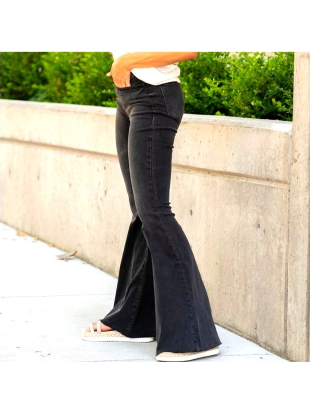 Judy Blue High Waisted Super Flare Jeans Size  30 - Picture 3 of 10